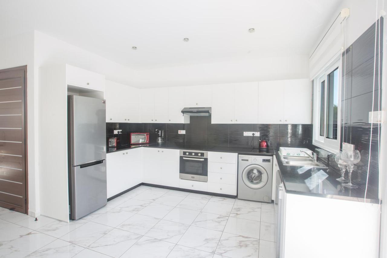 Broadway Villas Protaras Exterior photo