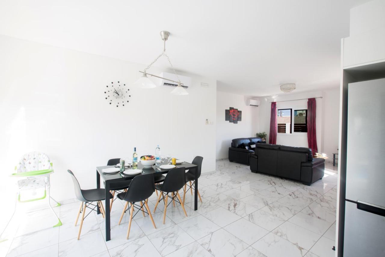 Broadway Villas Protaras Exterior photo