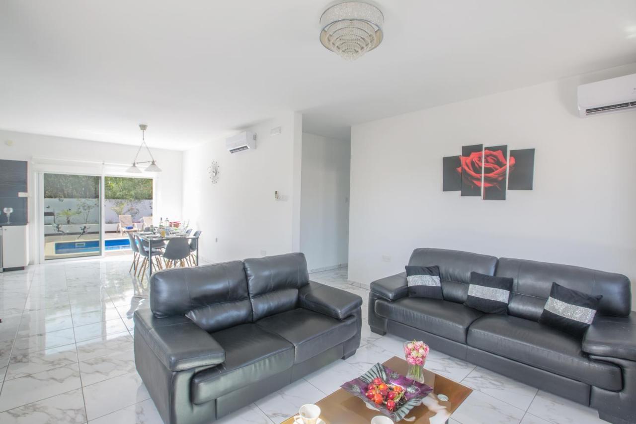 Broadway Villas Protaras Exterior photo