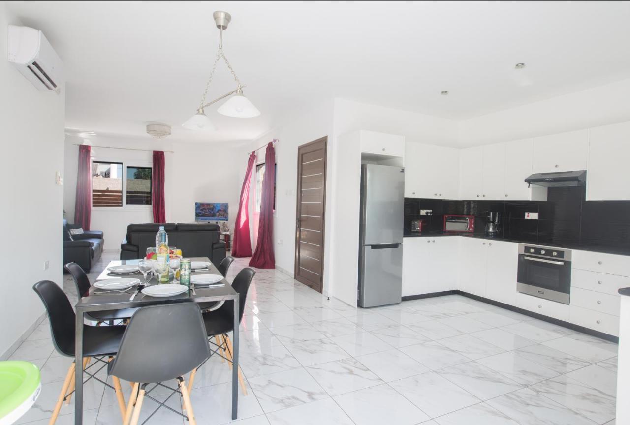 Broadway Villas Protaras Exterior photo
